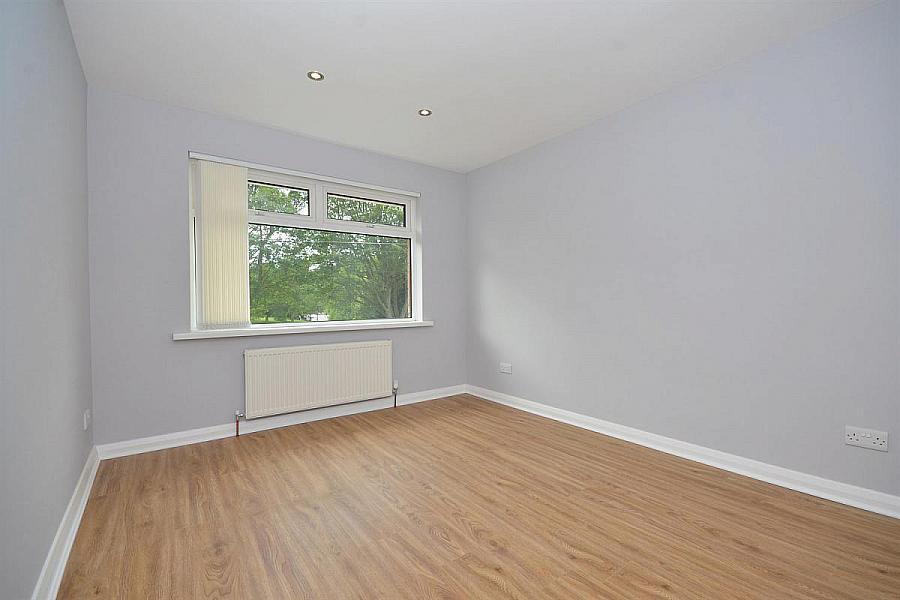 8 Willisfield Park