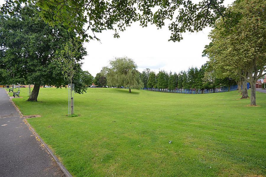 8 Willisfield Park