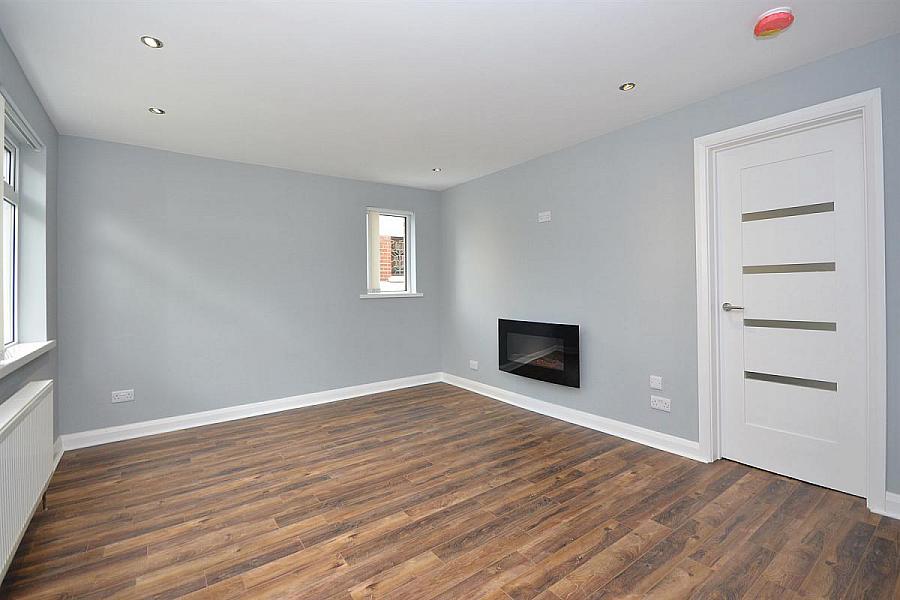 8 Willisfield Park