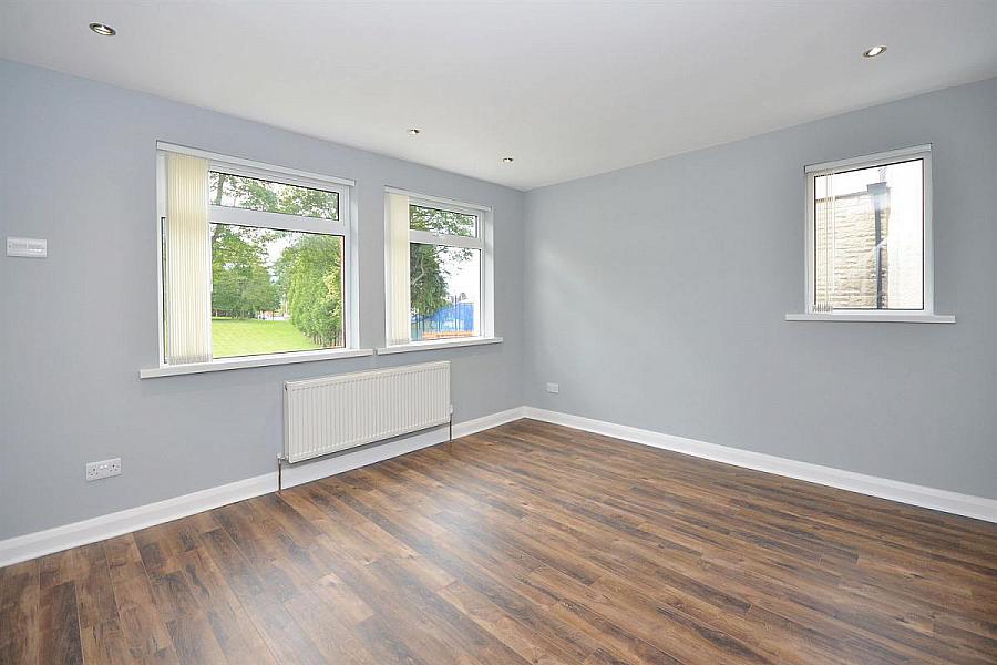8 Willisfield Park