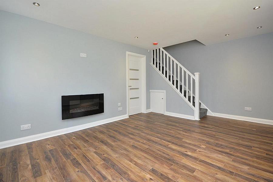 8 Willisfield Park