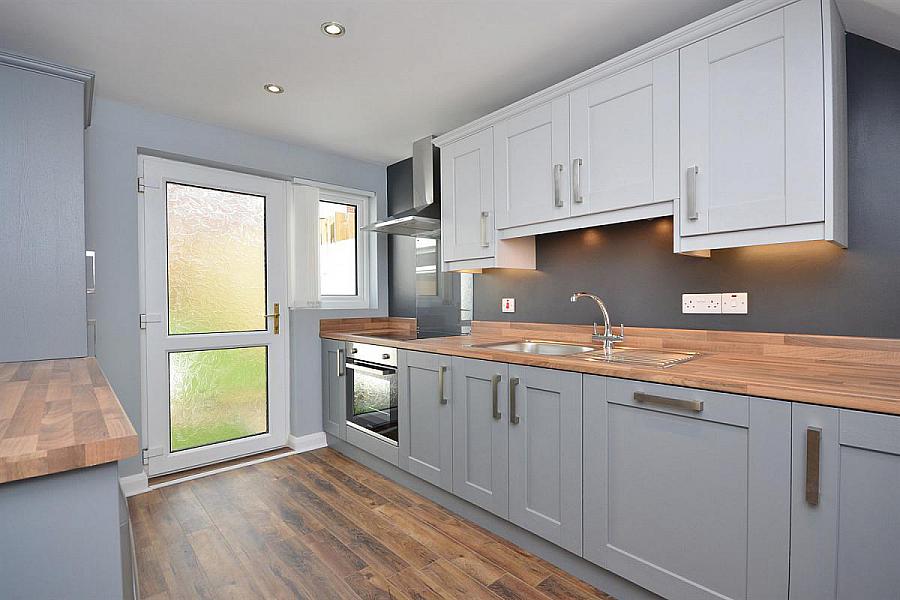 8 Willisfield Park