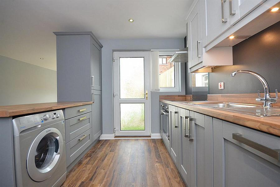 8 Willisfield Park
