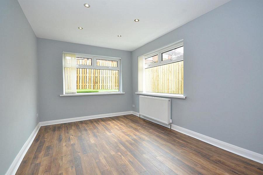 8 Willisfield Park