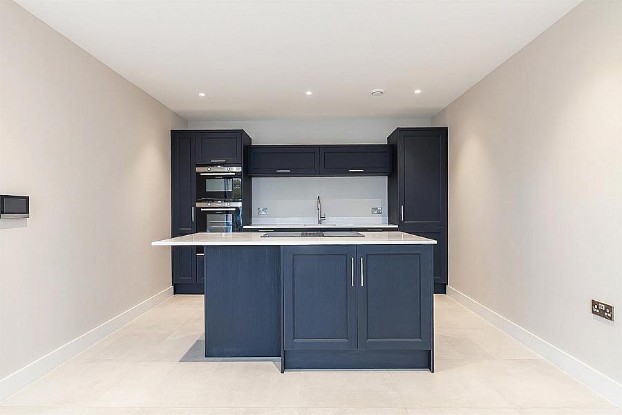 Apt 8, 10 Kings Hall Lane