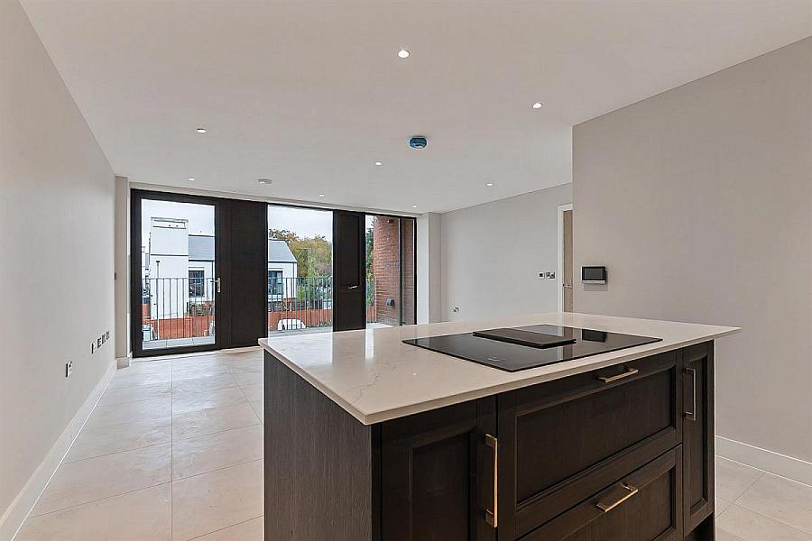 Apt 8, 10 Kings Hall Lane