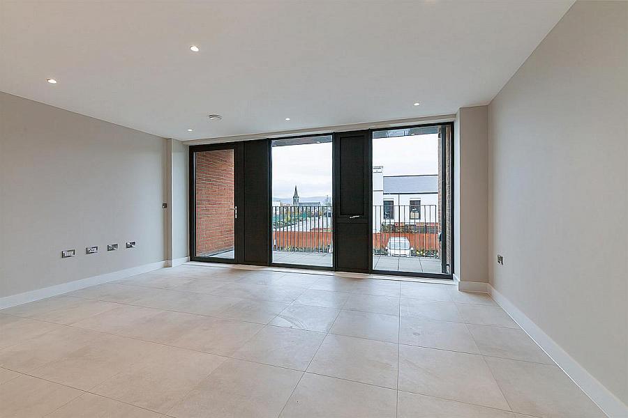 Apt 8, 10 Kings Hall Lane