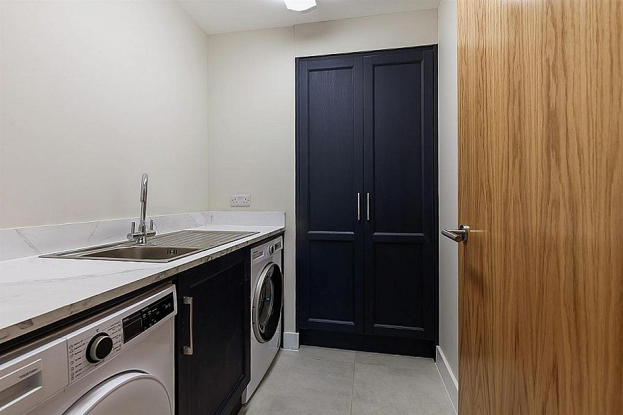 Apt 8, 10 Kings Hall Lane