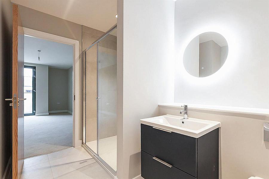 Apt 8, 10 Kings Hall Lane