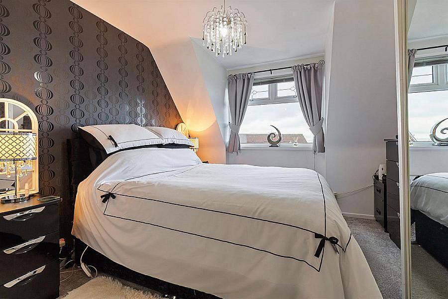 10 Hollybrook Avenue