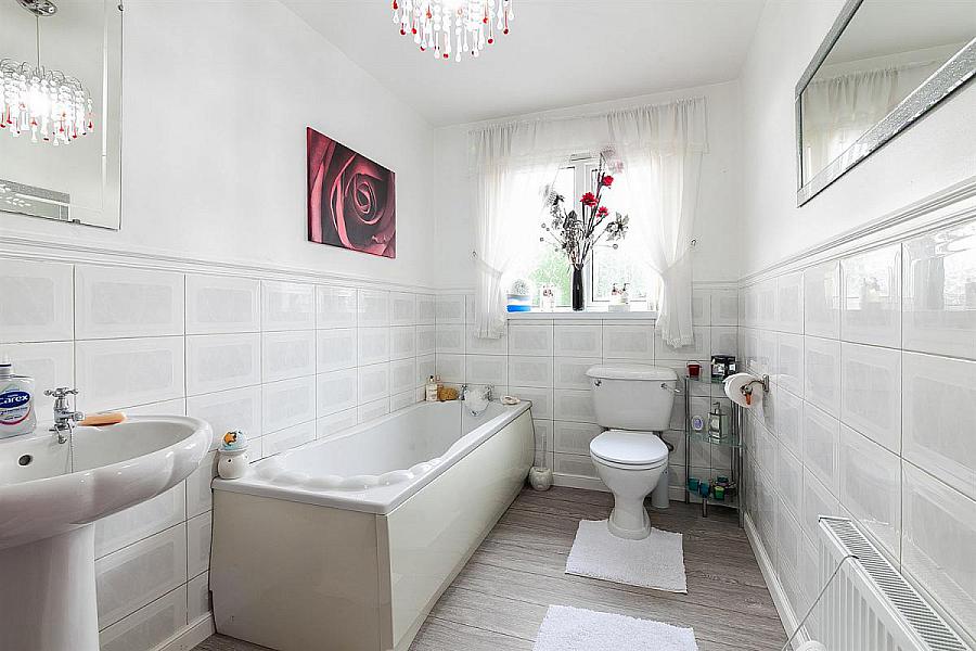 10 Hollybrook Avenue