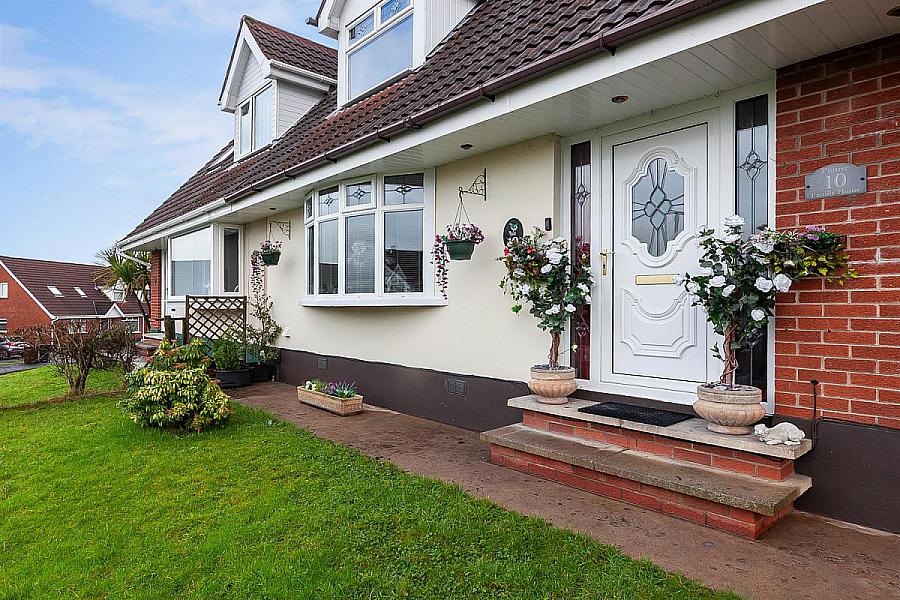 10 Hollybrook Avenue