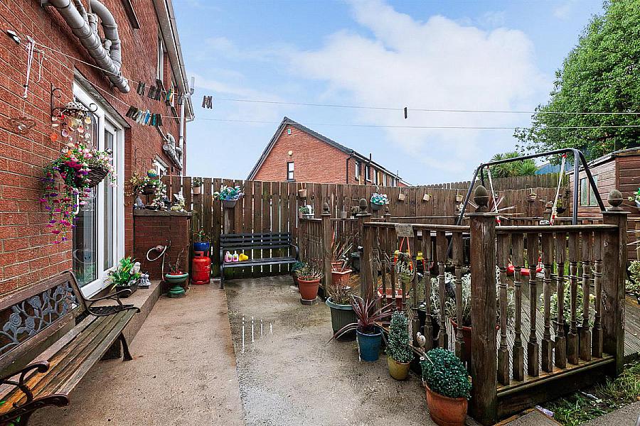 10 Hollybrook Avenue