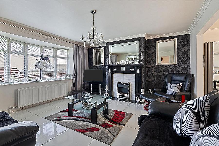 10 Hollybrook Avenue