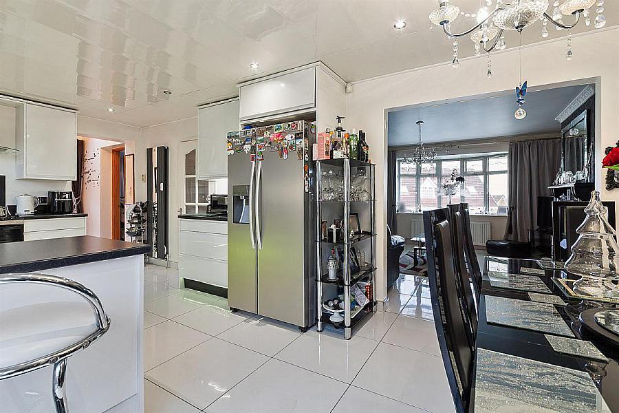 10 Hollybrook Avenue