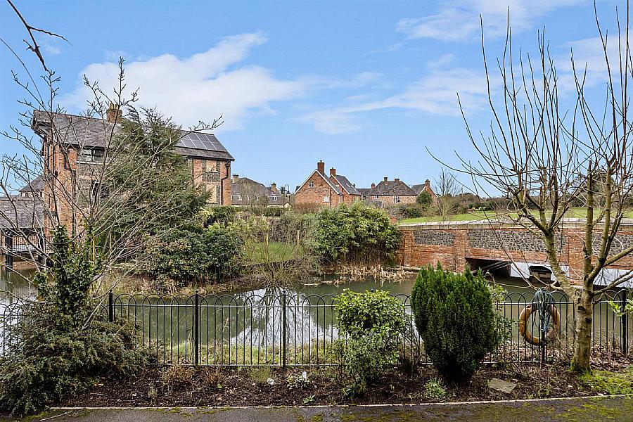 5 Governors Gate Park