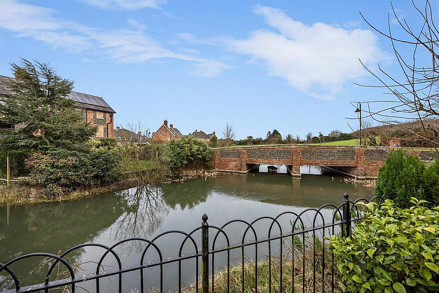 5 Governors Gate Park