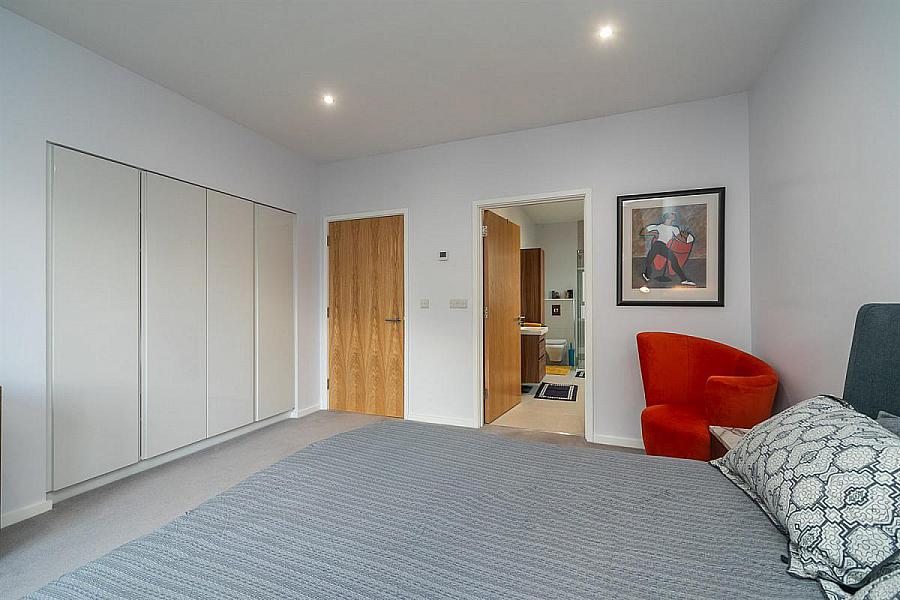 Apt 8, 4 Kings Hall Lane