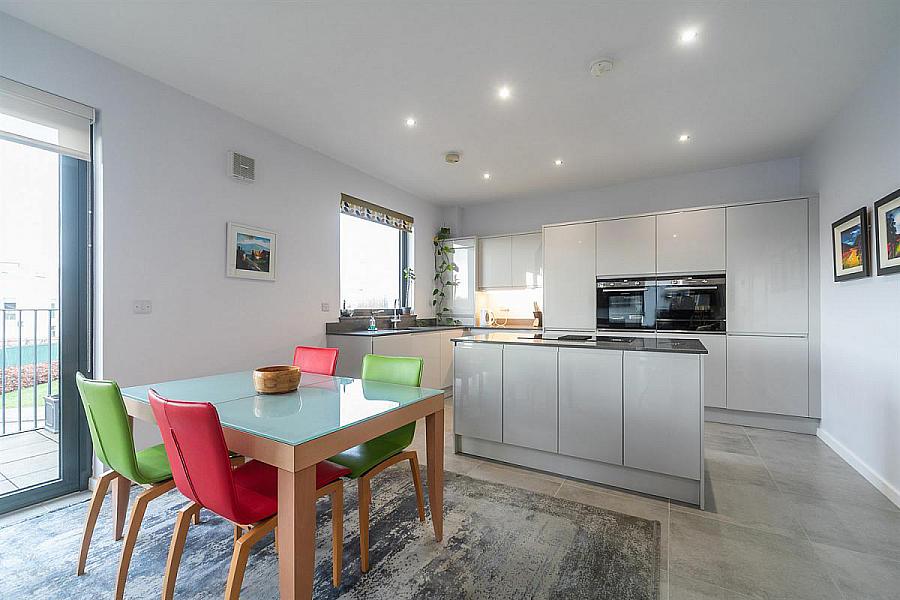 Apt 8, 4 Kings Hall Lane