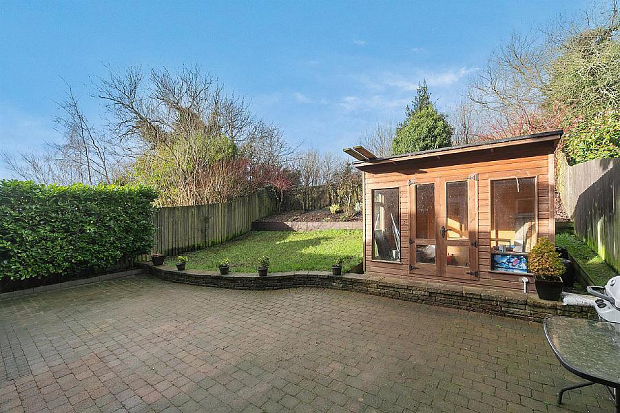 84 Mount Eagles Glen