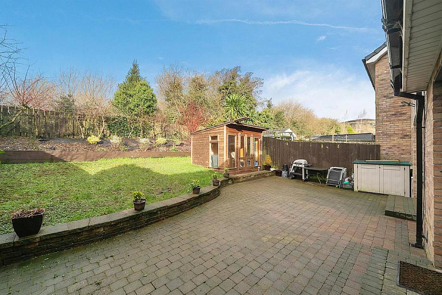 84 Mount Eagles Glen