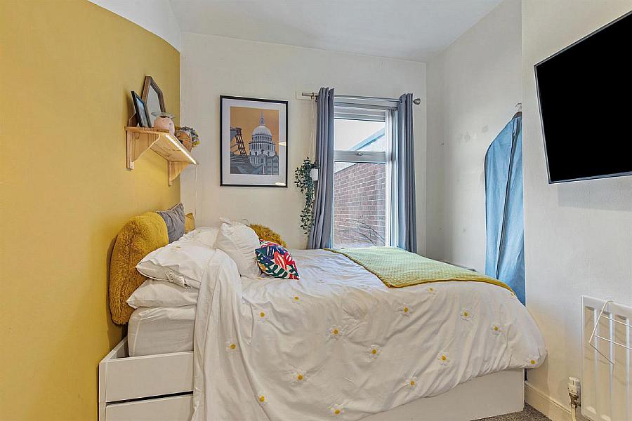 48 Willowfield Gardens