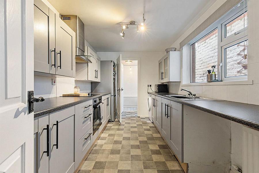 48 Willowfield Gardens