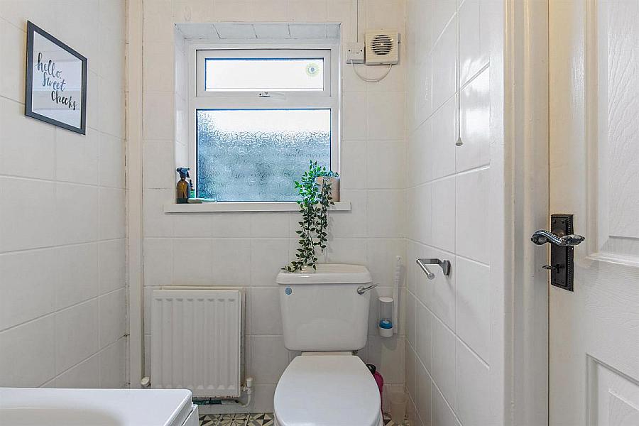 48 Willowfield Gardens