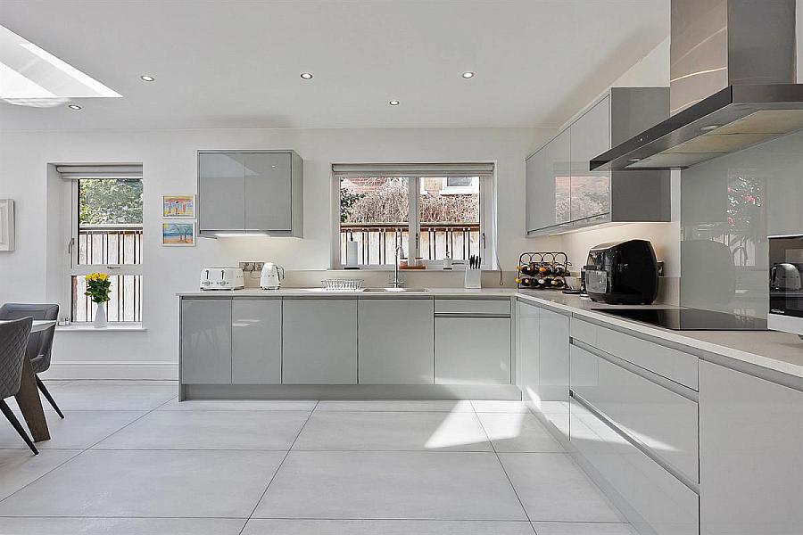 94 Marlborough Park Central