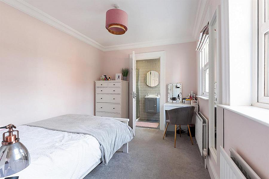 94 Marlborough Park Central