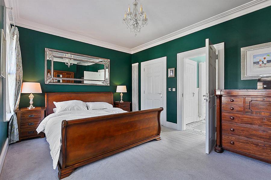 94 Marlborough Park Central