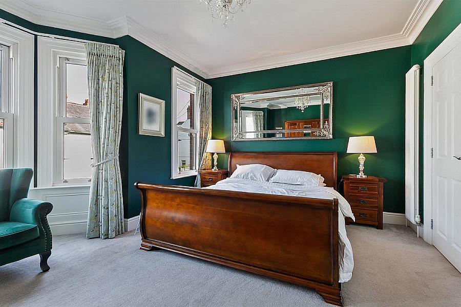 94 Marlborough Park Central