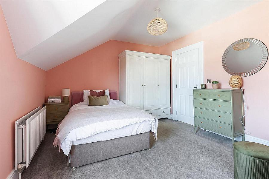 94 Marlborough Park Central