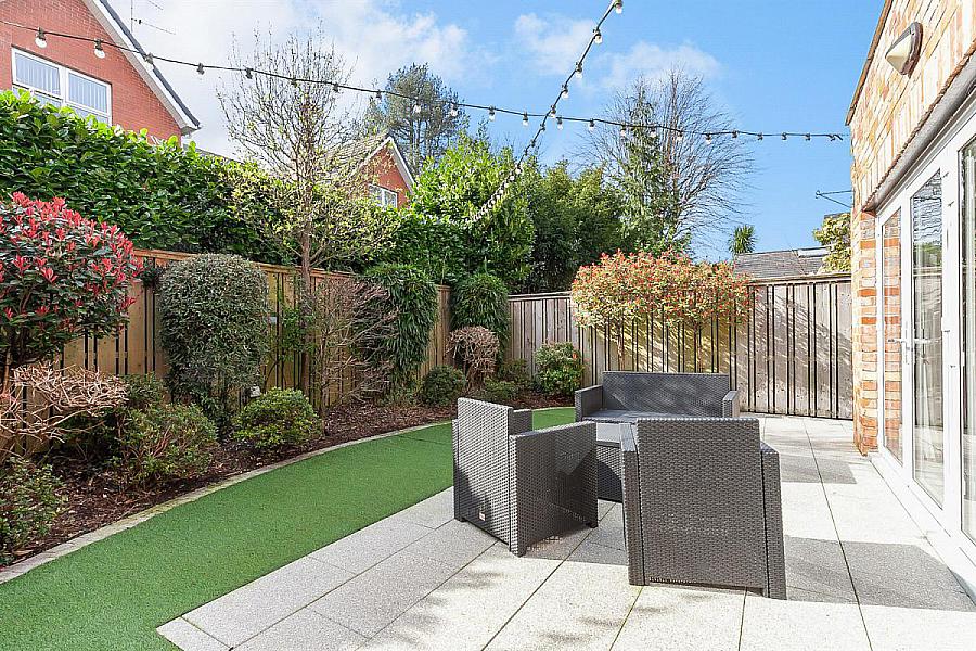 94 Marlborough Park Central