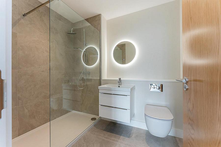 Apt 8, 10 Kings Hall Mews