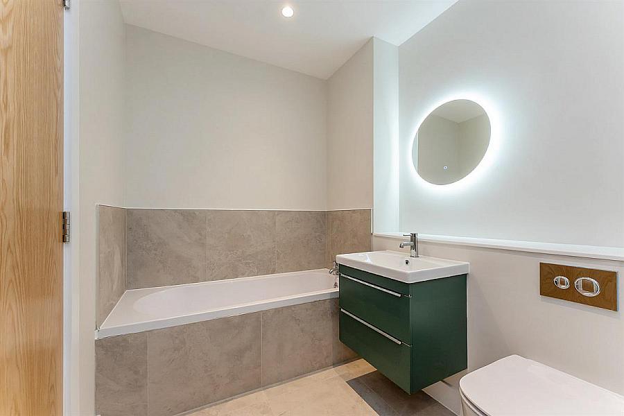 Apt 8, 10 Kings Hall Mews