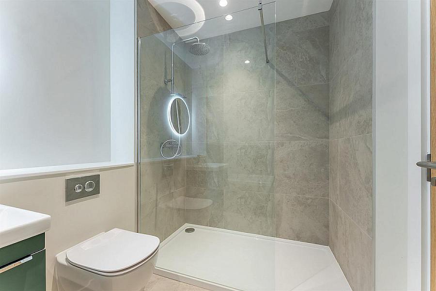 Apt 8, 10 Kings Hall Mews