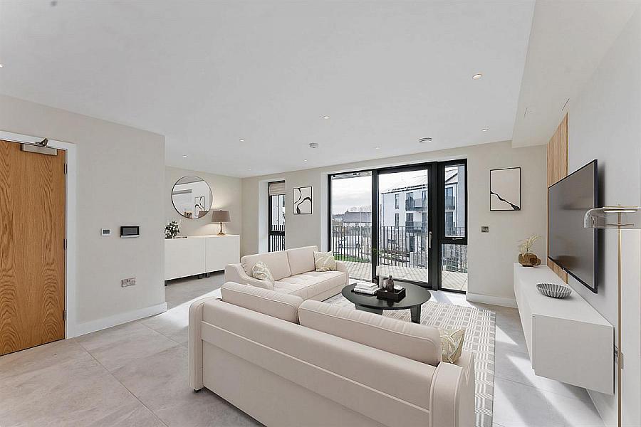 Apt 8, 10 Kings Hall Mews