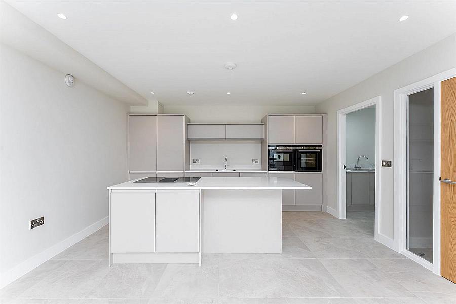 Apt 8, 10 Kings Hall Mews