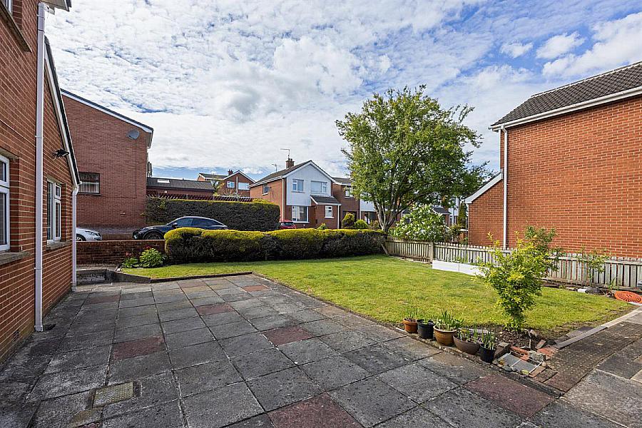 5 Sharman Gardens