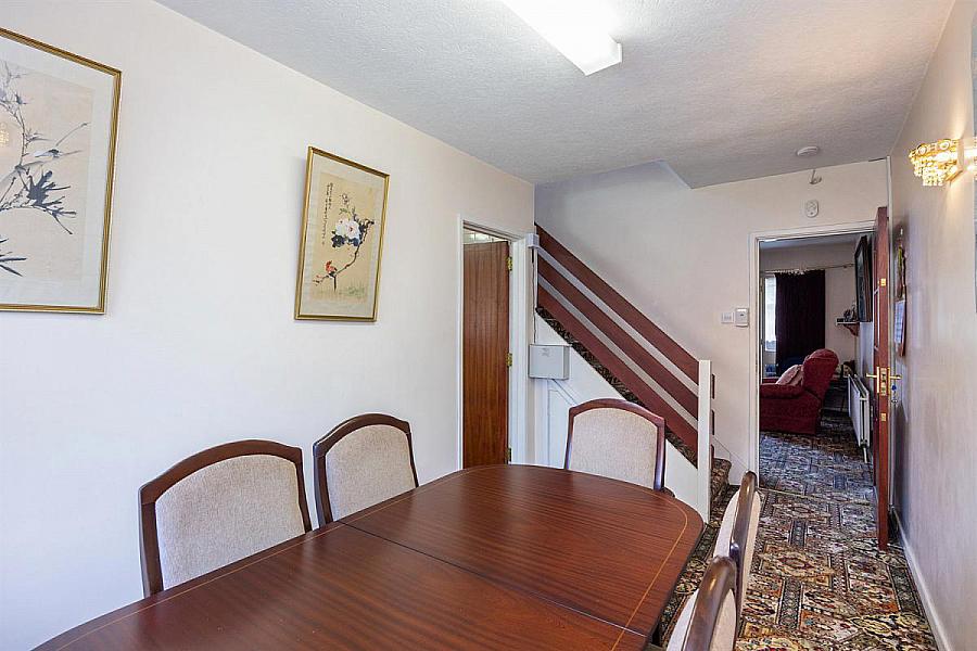 5 Sharman Gardens