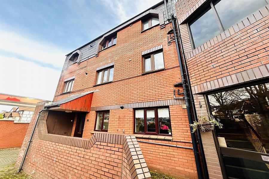 Apt 1 Ardrigh Court