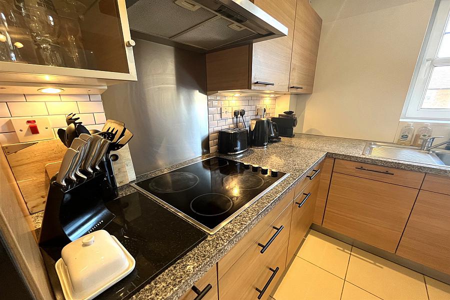 Apt 17 River House