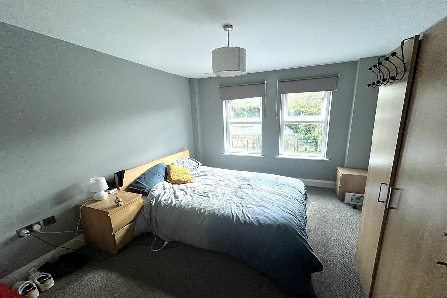 Apt 12 Woodlands Manor