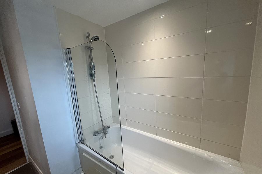 Apt 12 Woodlands Manor