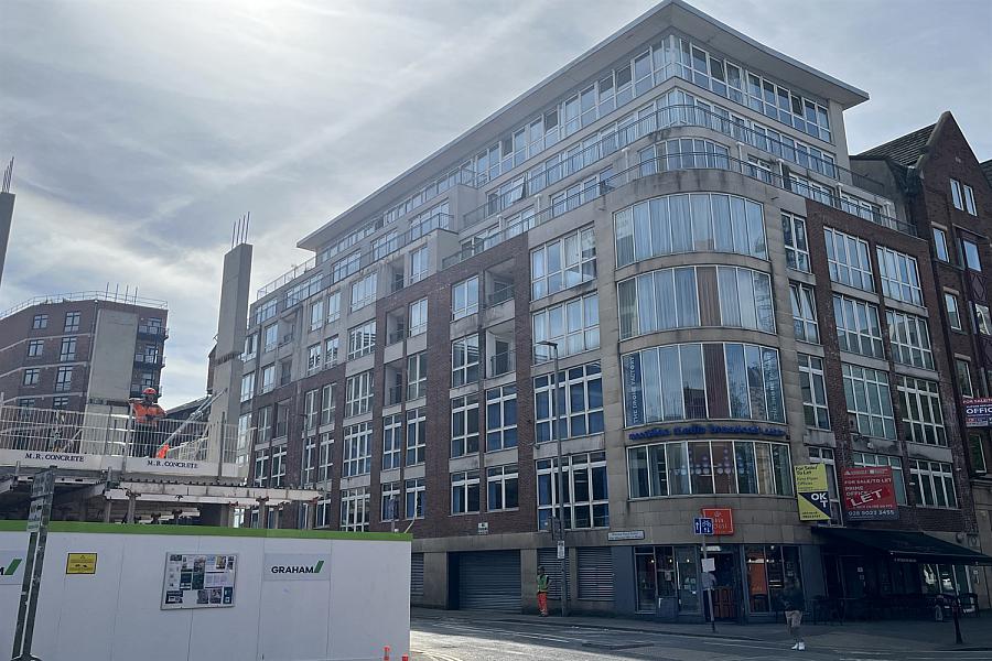 Apt 3 Shaftesbury Court