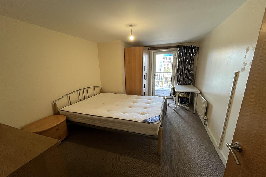 Apt 3 Shaftesbury Court