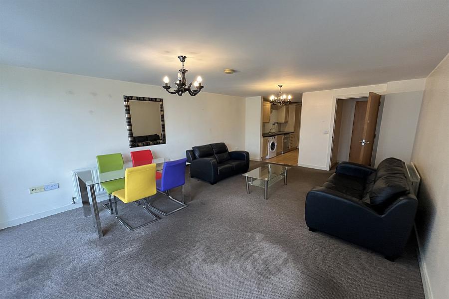 Apt 3 Shaftesbury Court