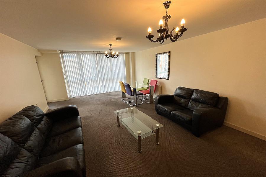 Apt 3 Shaftesbury Court
