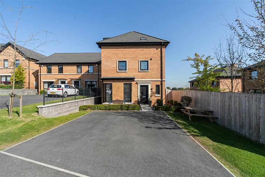 14 Ballantine Lane